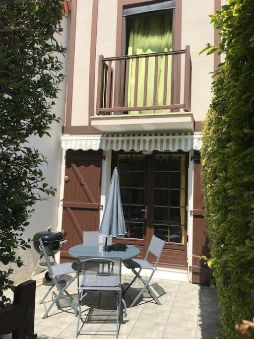 Maisonnette Du Bonheur Courseulles-sur-Mer Esterno foto
